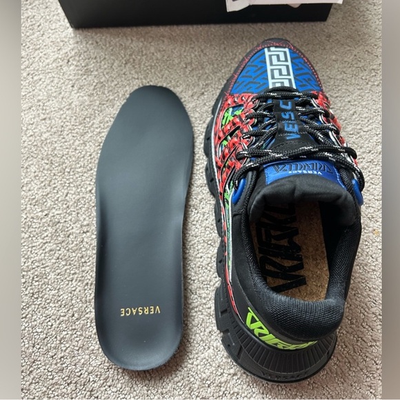 Versace Trigeca low top sneakers NWT 39.5 - Picture 3 of 12